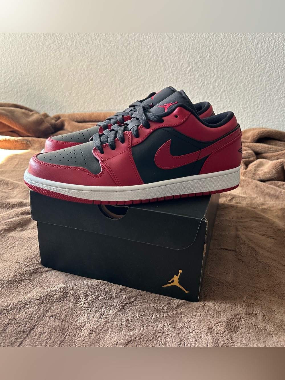 Nike Air Jordan 1 Low Reverse Bred Men's Sneakers - Black/Red